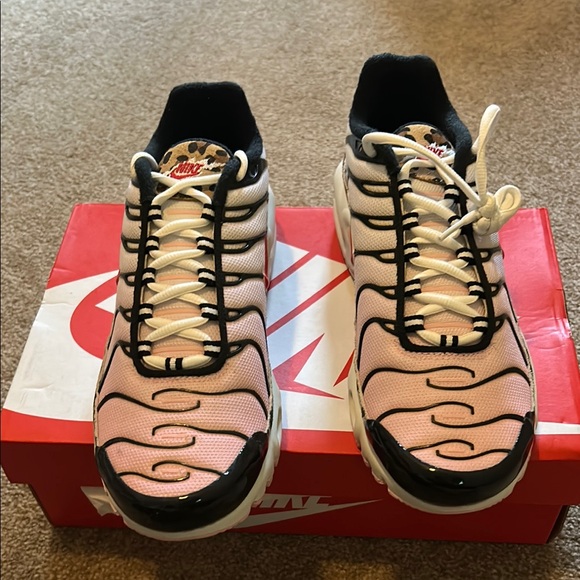 NIB RARE Nike Air Max Plus Sneakers White and Black with Leopard size 9.5 - Picture 5 of 9